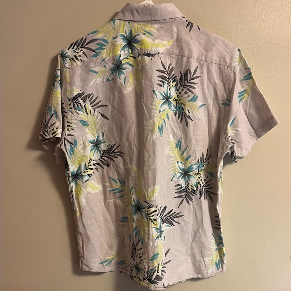 Banana Republic Gray and Yellow Casual Button Down Shirt - Picture 5 of 5
